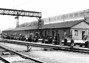 Bw Stuttgart Baustelle Fundamentarbeiten Bautrupp Omm-Wagen württ. Personenwagen Signalbrücke