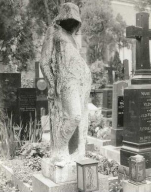Grabmal für Cyprián Majerník (nach 1945; K. Lidický). Stein. Prag-Vyšehrad, Friedhof Vyšehrad : Grabmal für Cyprián Majerník