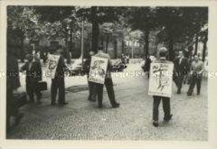 Machnwache und Demonstration gegen Atomare Aufrüstung bei der AEG-Turbinenhalle in Westberlin