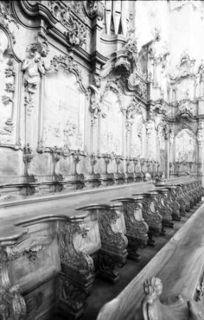 Ottobeuren: Benediktinerabtei, Innenaufnahme, Reihe der Chorstühle