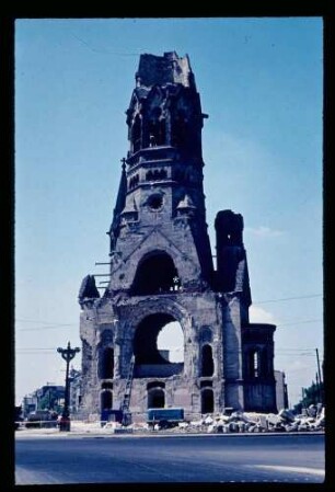 Kaiser Wilh. Ged. Kirche 2.6.57.