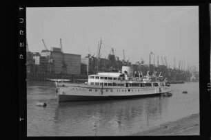 Royal Sovereign (1948), [London]