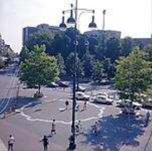 Hansjakob, Gottfried; Augsburg - Innenstadt, Königsplatz, Ernst-Reuter-Platz; Königsplatz und Fußgängerzone - Königsplatz (östlicher Abschnitt), Platzgestaltung vom Fußgängerbereich und Taxistand
