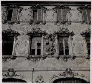 Würzburg, Gasthaus "Haus zum Falken", Fassade (Detail)