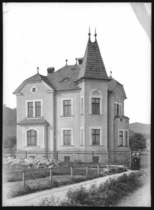Lichtenstadt. Sparkassengebäude mit Badeanstalt
