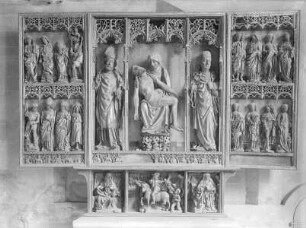 Schrein: Pietà zwischen dem Heiligen Sevatius und Benedkitus