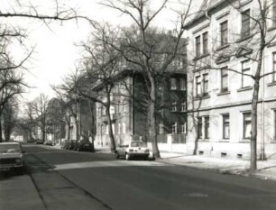 Dresden-Pieschen. Maxim-Gorki-Straße. Blick nach Nordwest zum Hubertusplatz