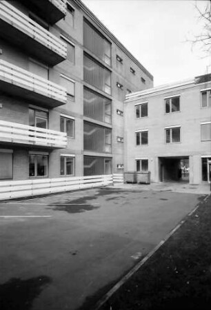 Freiburg: Uni Neubau, Institut: Forschungsgruppe für Präventive Medizin, Hofseite