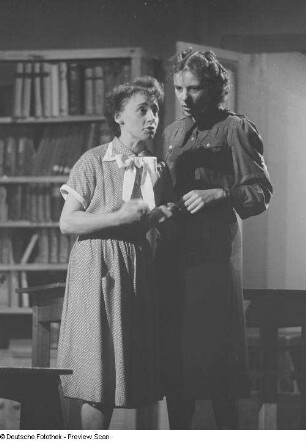 Szene aus dem Theaterstück "Spiel ins Leben" im Theater der Jungen Welt