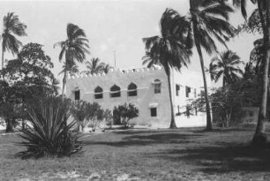 Haus in Kilwa : Weisses Gebäude in Kilwa.
