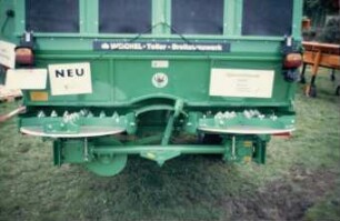 Fotografie: Gartenbautechnik-Freiland, Düngung, Miststreuer