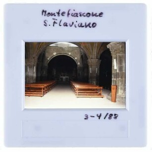 Montefiascone, San Flaviano : Innenansicht in Richtung Altar