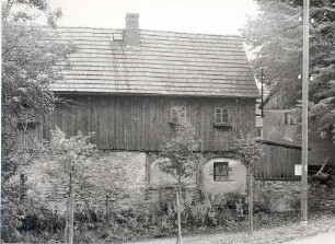 Ehemaliges Ausgedinge in Nedaschütz : Bauwesen - Exterieur. Ort: Njezdašecy / Nedaschütz. Ehemaliges Ausgedinge, vom Dorf aus gesehen.