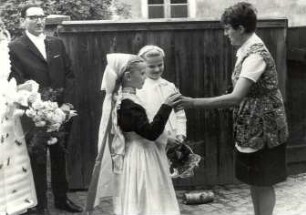 Hochzeit in Radibor : Gesellschaftliche Volkskultur - Sitten im Laufe des menschlichen Lebens - Hochzeit. Ort: Radwor / Radibor. Hochzeit.