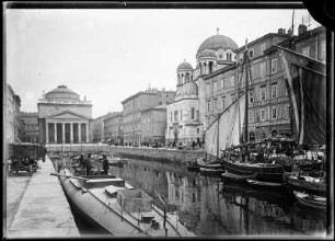 Triest, Italien. Canal Grande mit Blick auf Sant'Antonio Nuovo