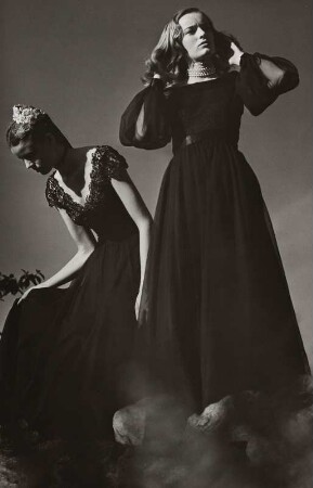 Modeaufnahme, Modelle zwei Collegemädchen vom Sarah Lawrence College (Mademoiselle)