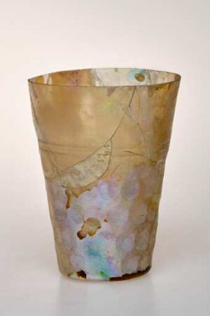 Becher mit Kugelschliff