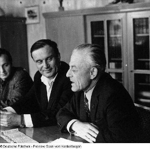 Porträt; Artur Hofmann mit sowjetischem Konstrukteur; Jürgen Gärtner I. Preis Mathe