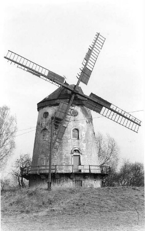 Dresden-Gohlis. Gohliser Windmühle, Turmholländer, Baujahr 1828