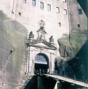Festung, Eingangsportal und Rothe Brücke : Königstein (Sächsische Schweiz). Festung, Eingangsportal und Rothe Brücke