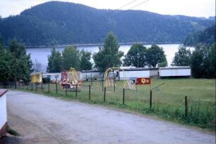 Campingplatz "Am Alter", dahinter Hohenwartestausee