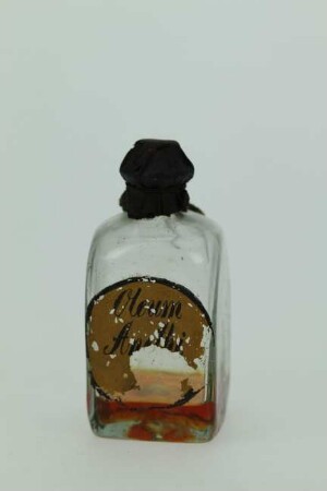Apothekenflasche für Dill-Öl (Anethum graveolens)
