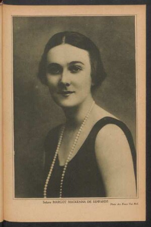 [Fotografía de] Señora Margot Mackenna de Edwards