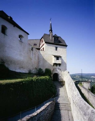 Marksburg — Burgvogtturm mit Schartentor
