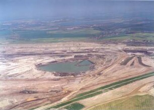 Mitteldeutsches Braunkohlerevier. Großtagebau Vereinigtes Schleenhain. Luftbild-Schrägaufnahme