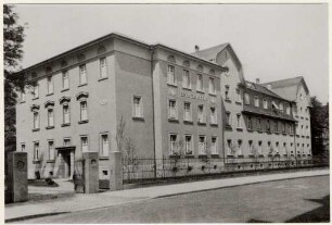 Zerstörung des Luisenheims und Wiederaufbau. Mutterhaus Kochstraße