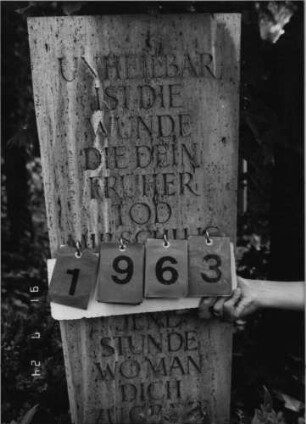 Grabstein 1963 [Hahn S. 250 Grab-Nr. 2868]: Grabstein 1963 (Detailaufnahme 3)[Hahn S. 250 Grab-Nr. 2868]