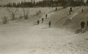 Wintersport im Erzgebirge. Schellerhau. Landheim des Meißener Realgymnasiums am Ski-Übungshang