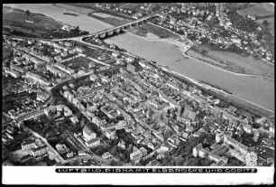 Pirna. Stadtzentrum, Straßenbrücke über die Elbe und Pirna-Copitz. Luftbild-Schrägaufnahme von Südosten