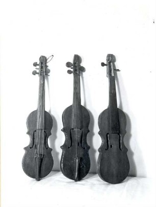 Sorbische Musikinstrumente : Volksmusik - Interpreten und Instrumente. Original sorbische Fideln aus Schleife (19. Jahrhundert)