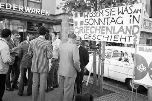 Demonstration griechischer Studenten im Zusammenhang mit der Ratifizierung der neuen Verfassung für Griechenland.