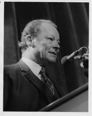 Willy Brandt bei einer Rede zum Nobelpreisträger-Treffen in Lindau am Bodensee 1972