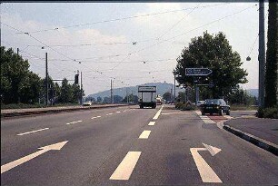 Einfahrt in Tangente Südwest (Karlsruhe Richtung Basel) von Fahrbahn Süd der B10 (Karlsruhe Richtung Grötzingen)