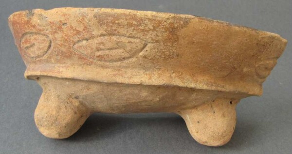 Vase en terre cuite (fragment)