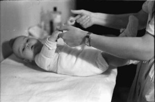 Bukarest: Baby Welkisch mit Frau Welkisch