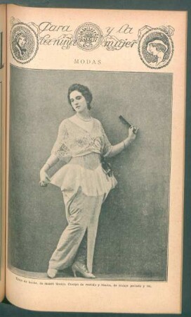 Modas - Traje de noche, de muaré blanco [...] - [Fotografía] : Para la niña y la mujer