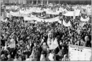 Demonstration auf dem Berliner Alexanderplatz