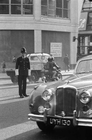 London : London, Bobby auf der High Holborn