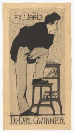 Exlibris für Dr. Carl Gwinner : Seitlich dargestellter Mann mit einem Fuß auf einem Tritt, den Kopf in die Hand gestützt, Büchertisch mit Büchern, Namenszug unter der Darstellung; signiert