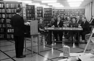 Freiburg: Amerikahaus; Ehrenurkunden für Prof. Dr. Büchner und Prof. Dr. Westphal, Ansprache Herr Bronner