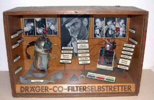 Schaukasten DRÄGER-CO-FILTERSELBSTRETTER
