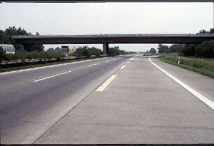 Ausfahrt Ost von Hauptfahrbahn Ost (Heidelberg Richtung Frankfurt): Brücke von Süden