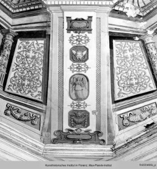 Gewölbedekoration der Kapelle