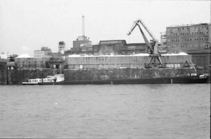 Leverkusen: Bayer, vom Schiff