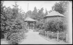 Hainichen. Anlagen mit Pilz und " Sieh Dich um "