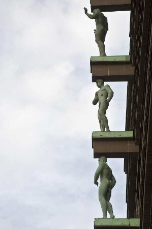 Figuren am Brahms Kontor, Johannes-Brahms-Platz, Hamburg, Deutschland, 03.2010